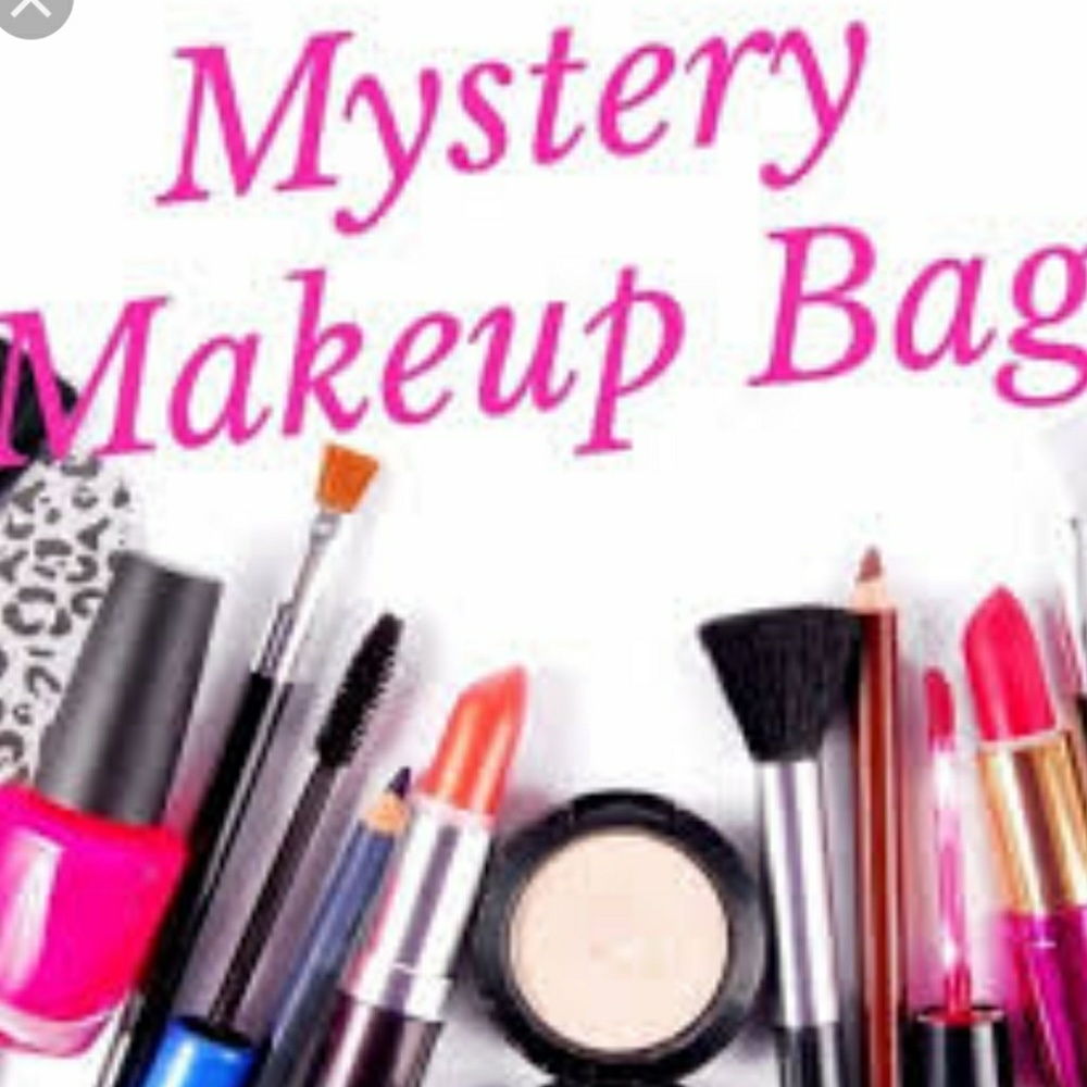 Tami's Mystery makeup bag